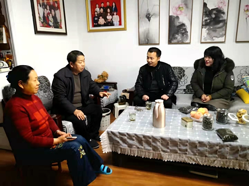 区司法局开展春节走访慰问活动1.jpg