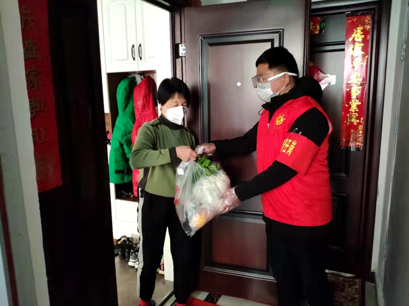 北渡街道：疫情无情人有情 爱心蔬菜送上门2.jpg