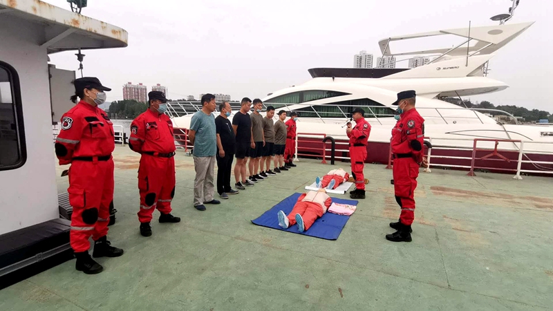 湛河区白龟湖综治办开展防溺水应急救援联合演练1.jpg