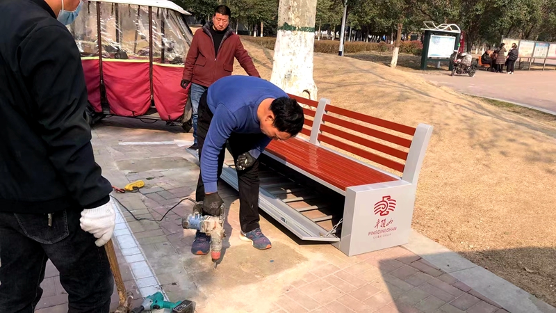 环卫中心安装连椅式工具箱打造湛河新亮点.jpg
