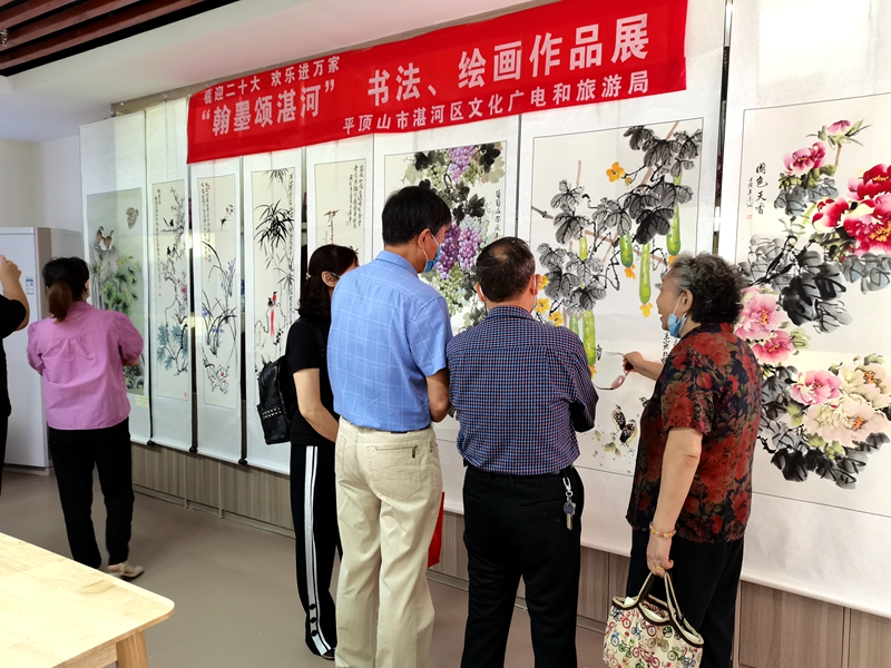 湛河区文旅局举办“翰墨颂湛河”书法、绘画作品展览活动.jpg